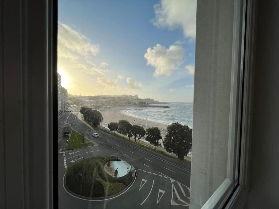 Primera Linea De Playa De Riazor A Coruna Exterior photo
