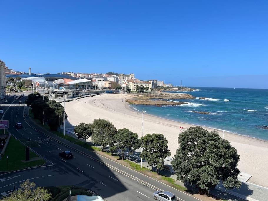 Primera Linea De Playa De Riazor A Coruna Exterior photo